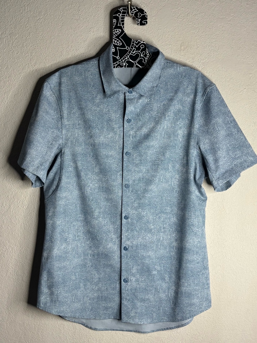 Lululemon Airing Easy Short-Sleeve Shirt blue
size small